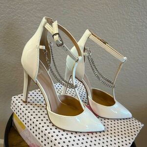 NIB Delicious Heels-  Big size 6